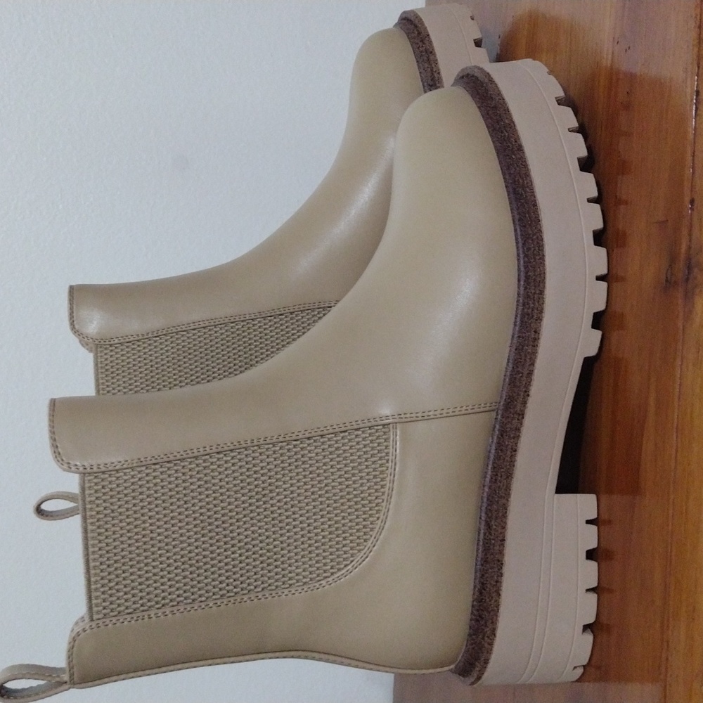 Women's Chunky Boots Size 6